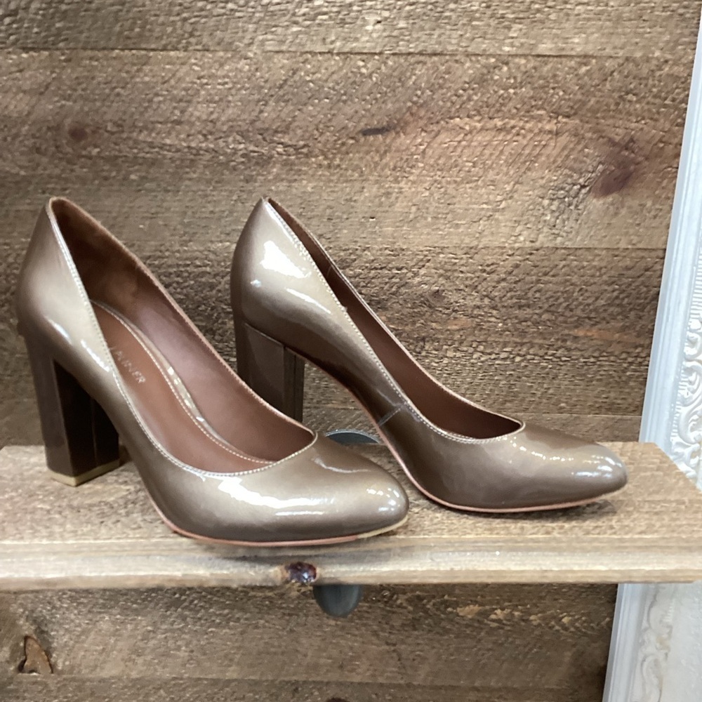 Donald J Pliner Patent Leather Block Heel Pumps – Size 7M – Vero Cuoio Soles